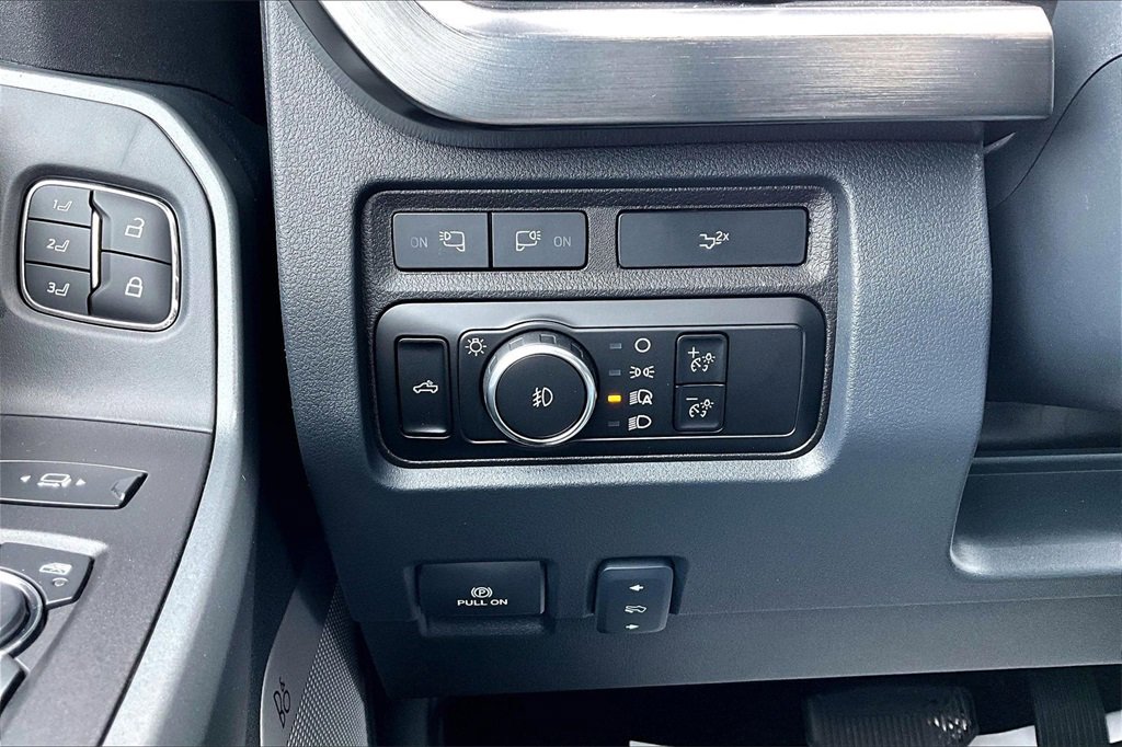 Used 2024 Ford F250 Lariat w/ Lariat Ultimate Package image 38
