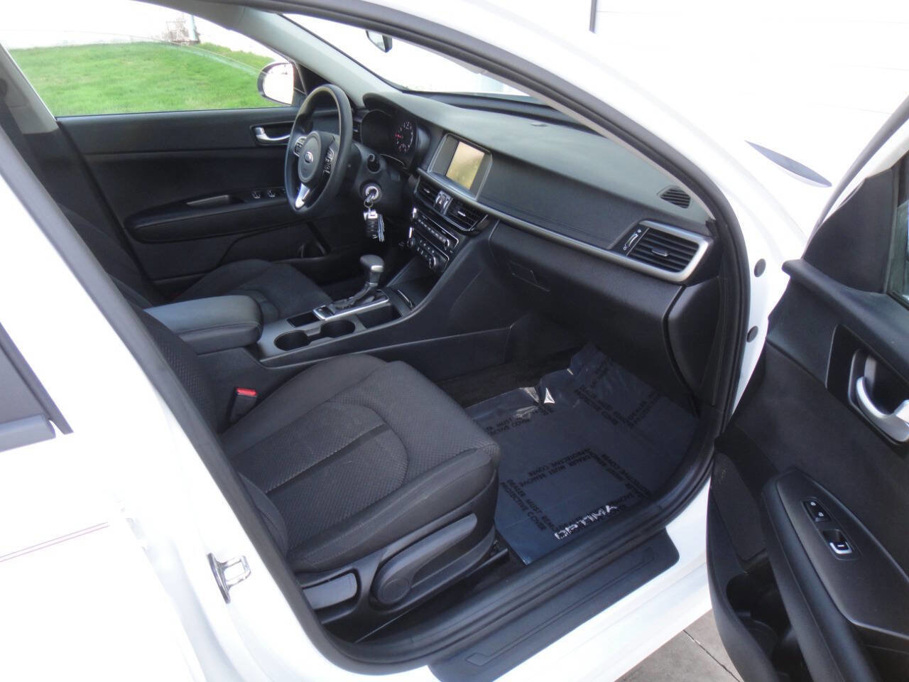 Used 2018 Kia Optima LX w/ 17" Alloy Wheels Package image 9