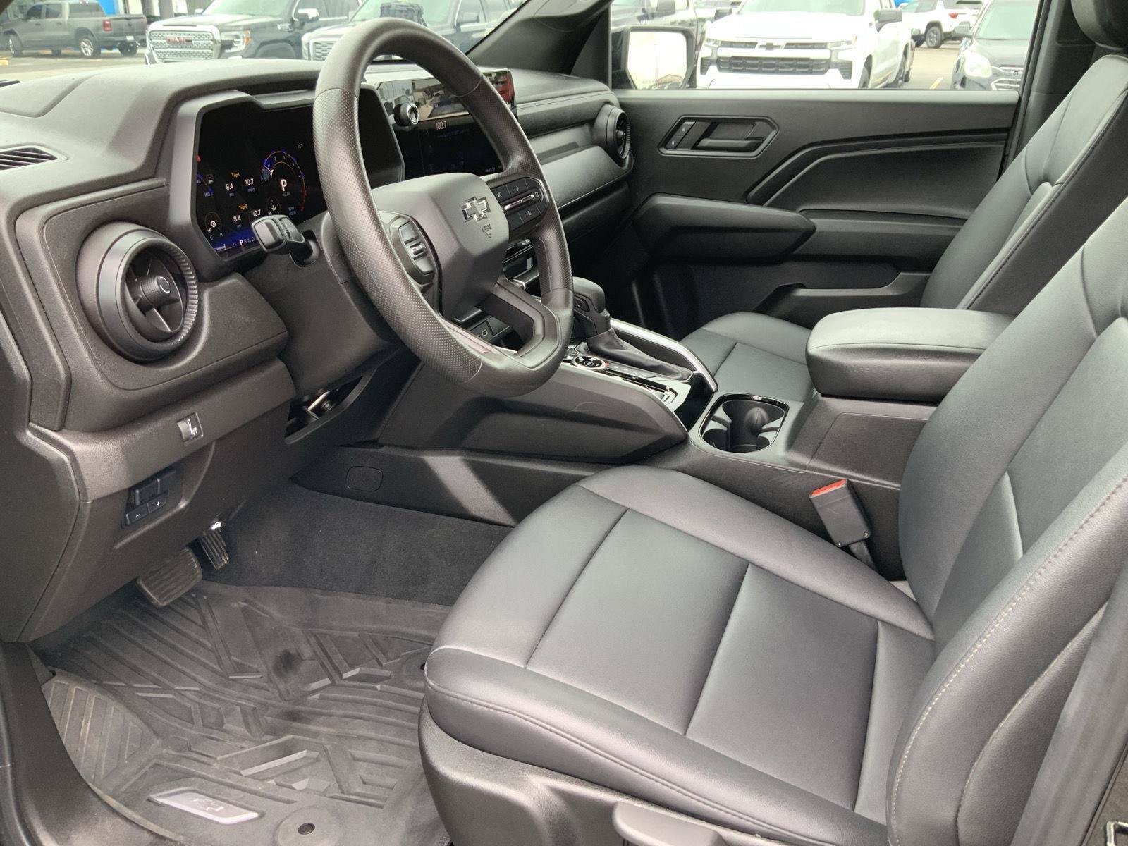 Used 2024 Chevrolet Colorado Trail Boss w/ LPO, Skid Plate Package AWD/4WD image 25