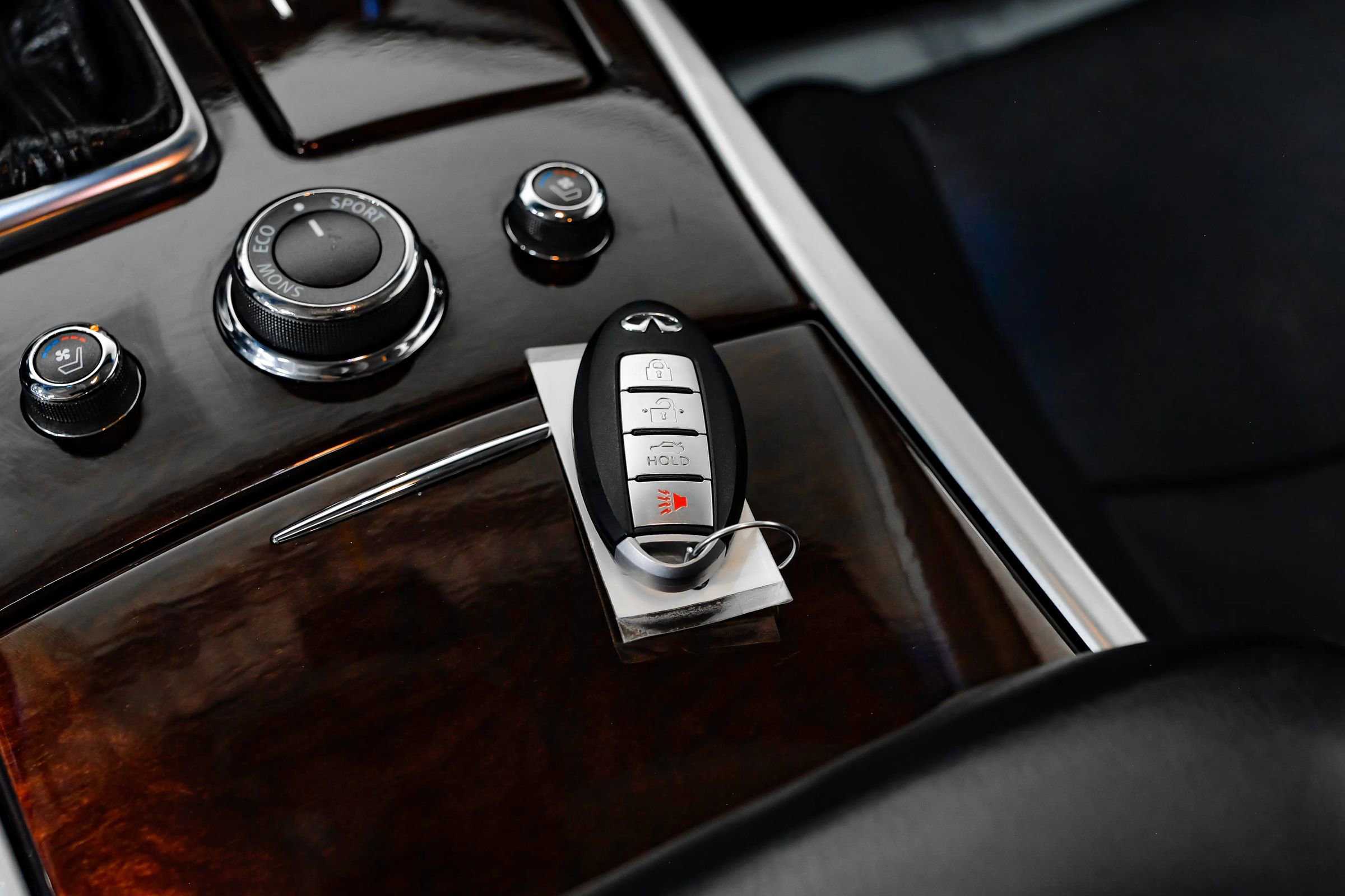 Used 2015 INFINITI Q70 L 3.7 w/ Technology Package image 66