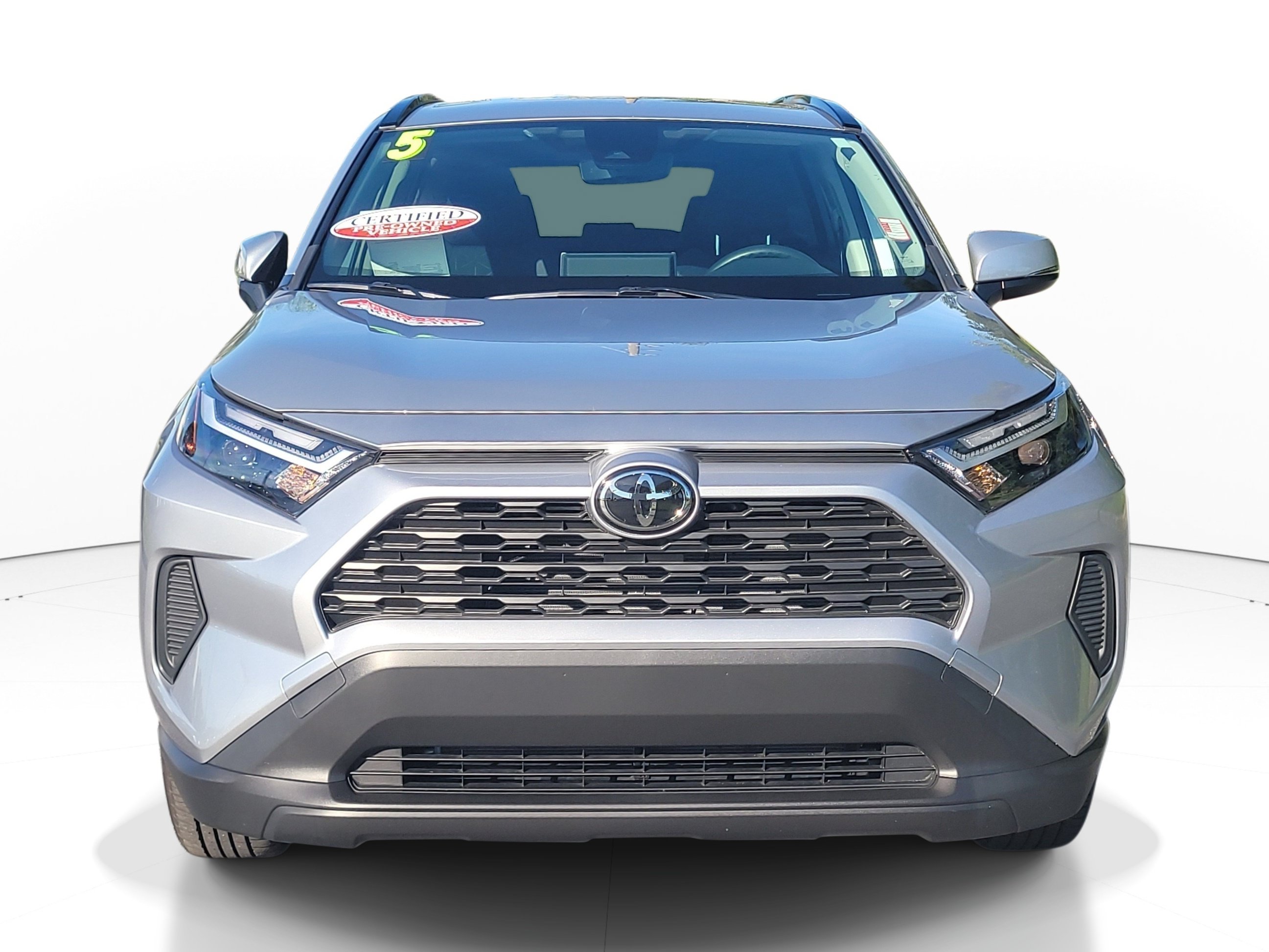 Used 2025 Toyota RAV4 XLE AWD/4WD image 2