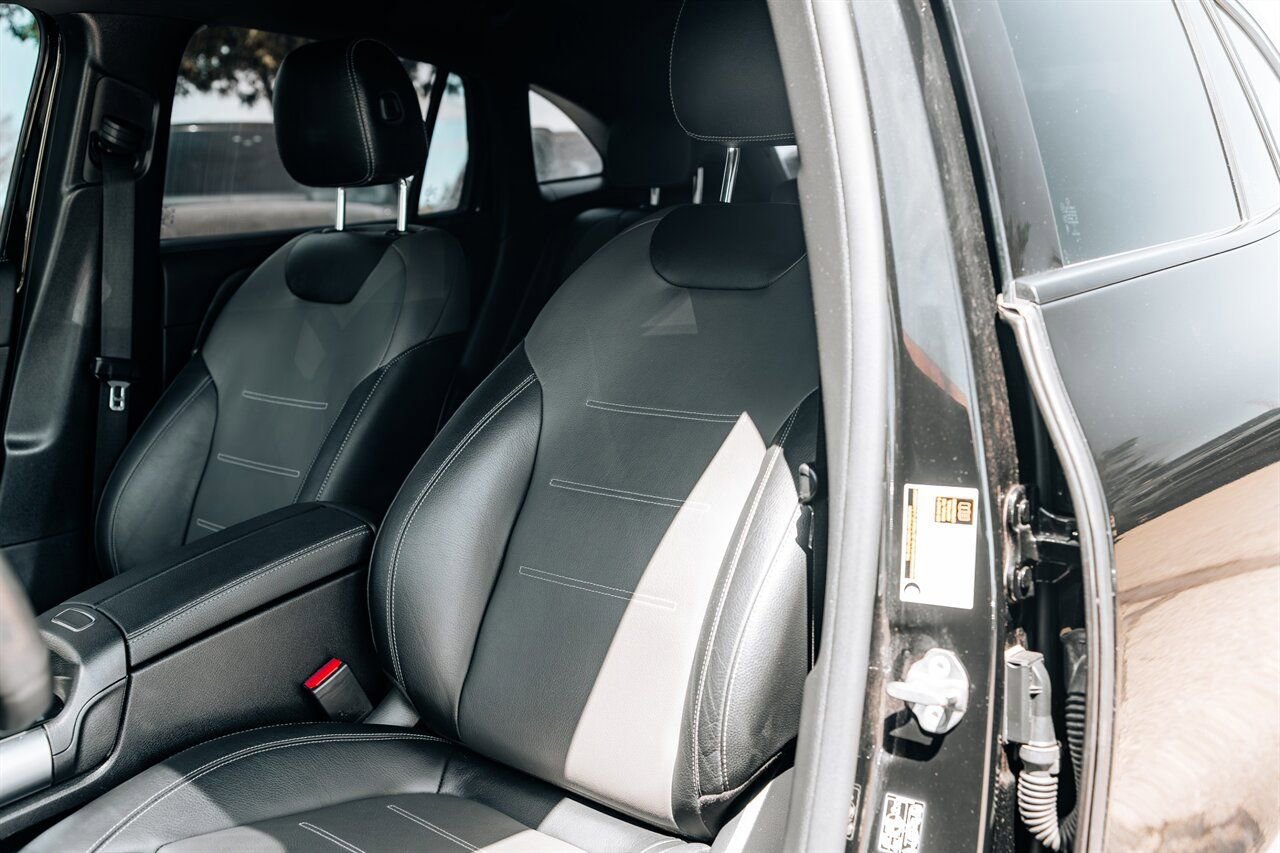 Used 2023 Mercedes-Benz GLA 35 AMG 4MATIC image 25