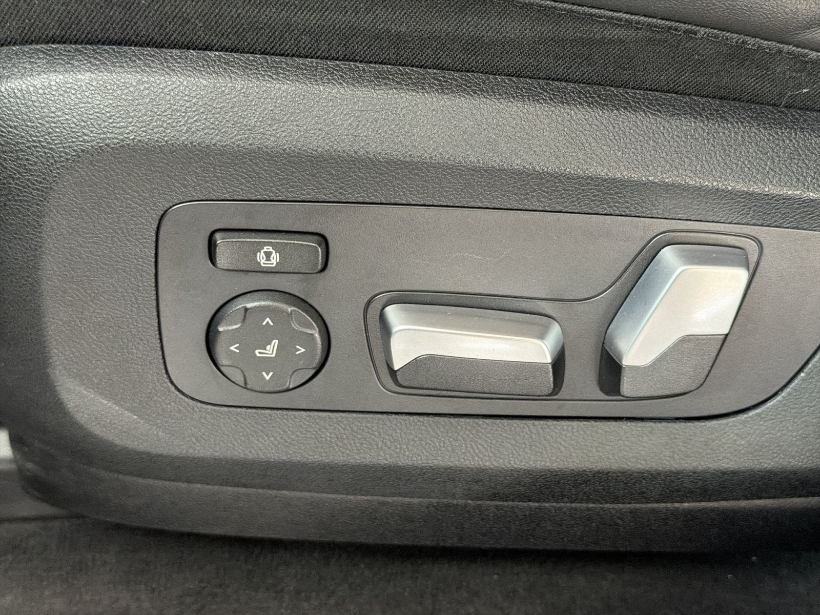 Used 2023 BMW X5 xDrive40i AWD/4WD image 14