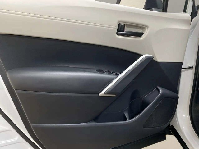 Used 2024 Toyota Corolla Cross L FWD image 15