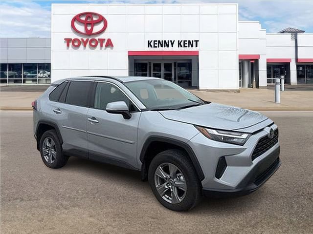 Used 2025 Toyota RAV4 XLE w/ Convenience Package image 1