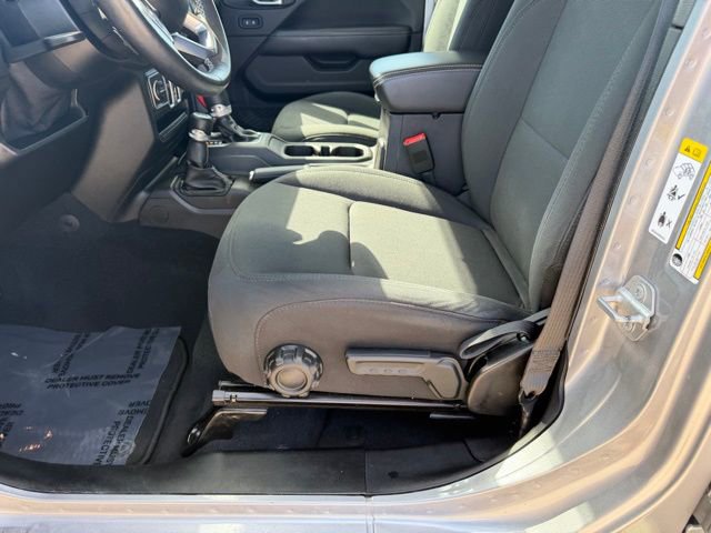 Used 2018 Jeep Wrangler Unlimited Sahara w/ Cold Weather Group image 18