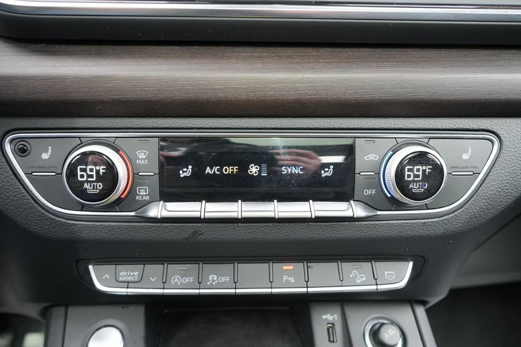 Used 2023 Audi Q5 2.0T Premium w/ Convenience Package image 40