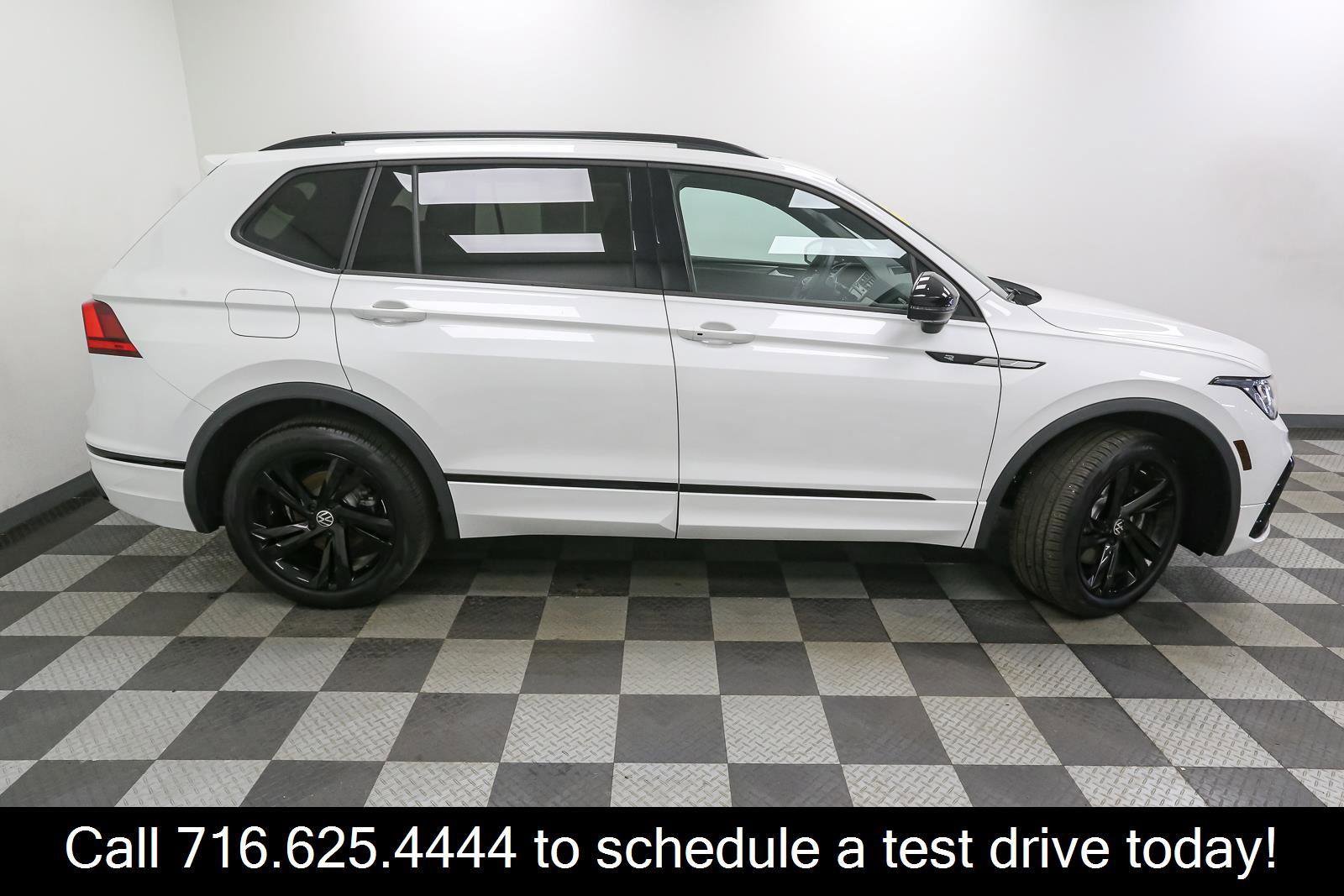 Certified 2024 Volkswagen Tiguan SE R-Line AWD/4WD image 10