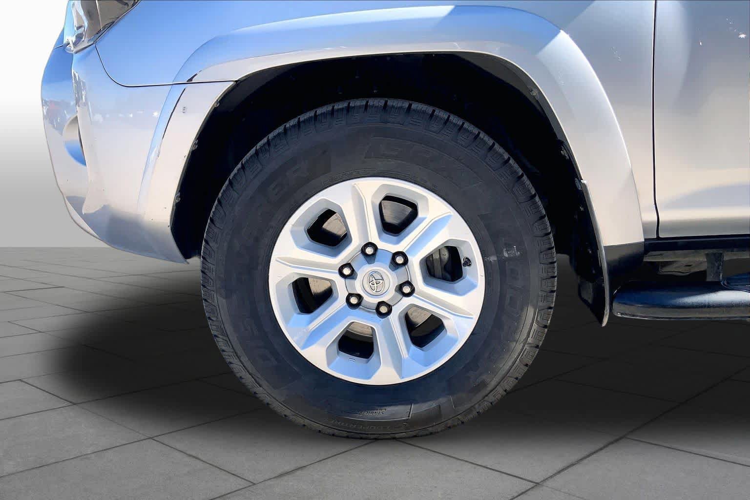 Used 2016 Toyota 4Runner SR5 RWD image 11