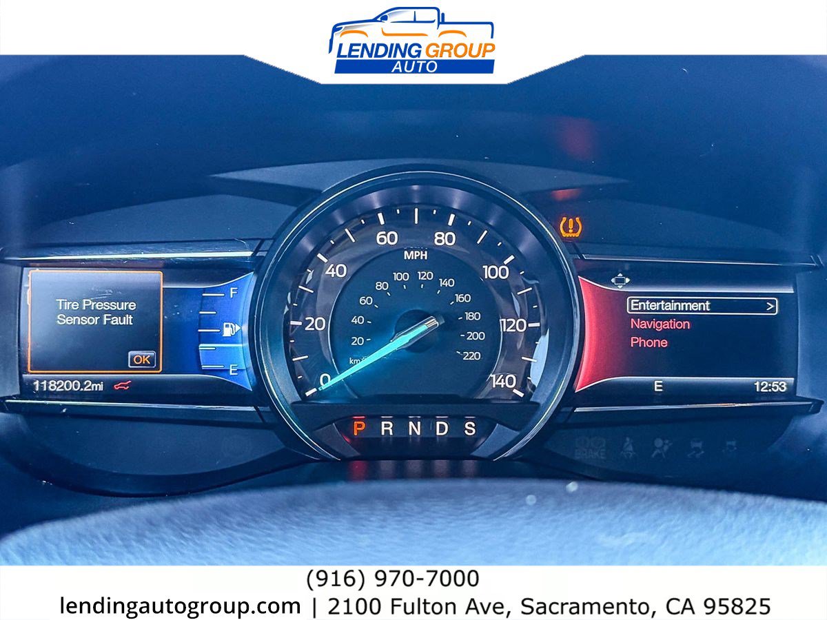 Used 2017 Ford Explorer XLT w/ Equipment Group 202A FWD image 22