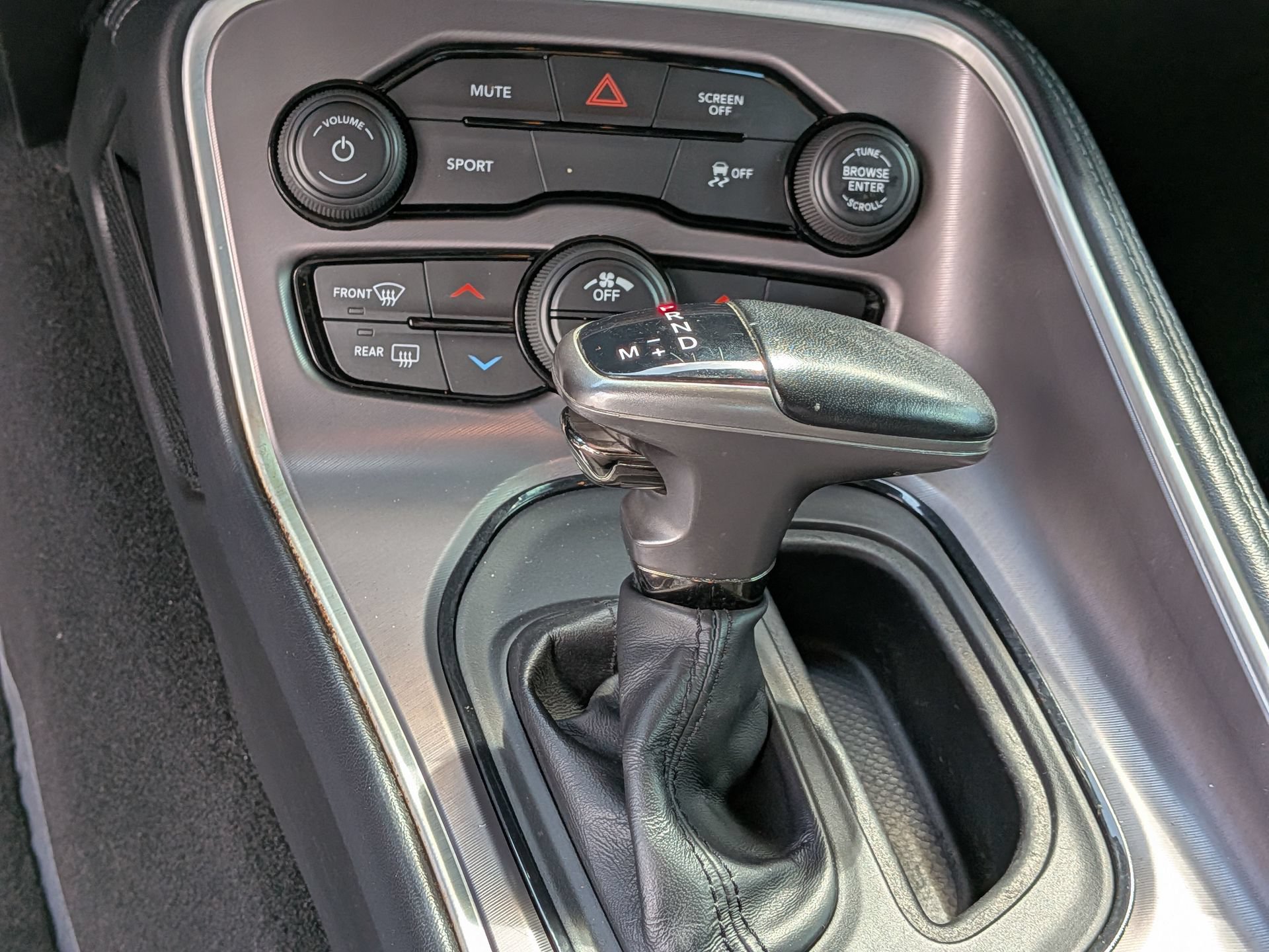 Used 2022 Dodge Challenger SXT RWD image 20