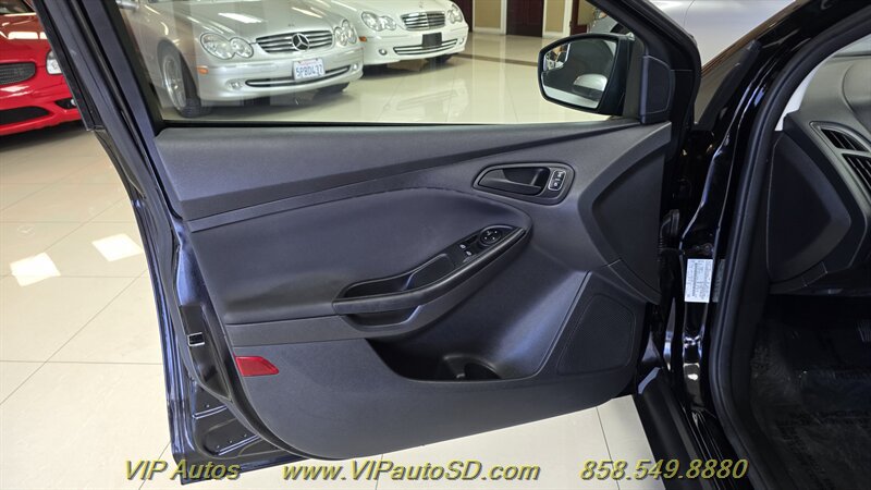 Used 2018 Ford Focus S FWD image 11