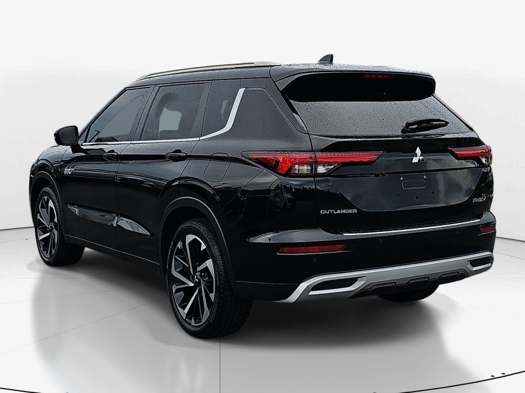 Used 2024 Mitsubishi Outlander 4WD Plug-In Hybrid image 8