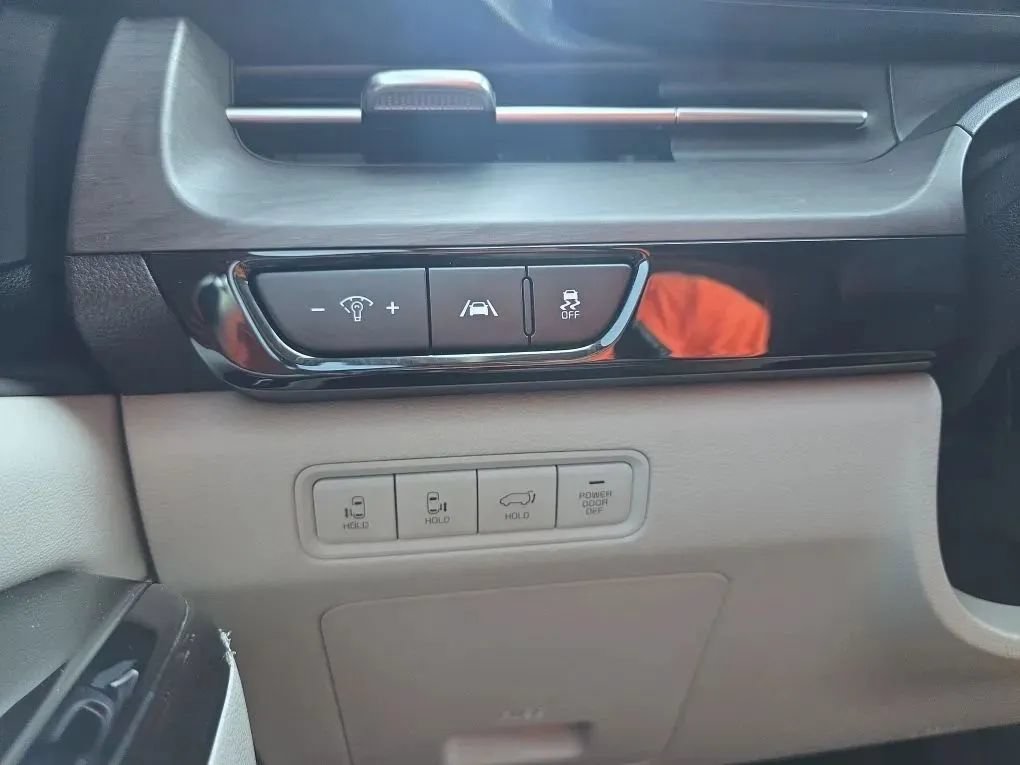 Used 2023 Kia Carnival SX FWD image 21