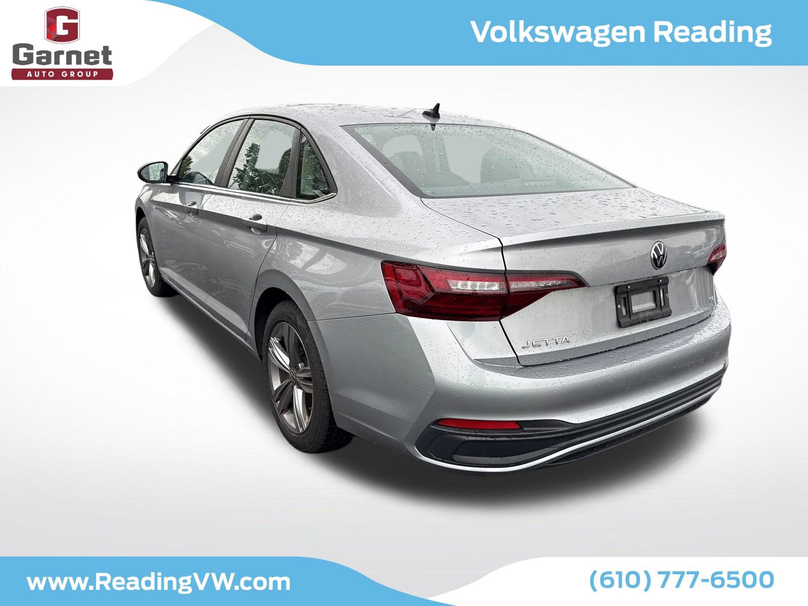 Used 2023 Volkswagen Jetta SE w/ Panoramic Sunroof Package FWD image 3
