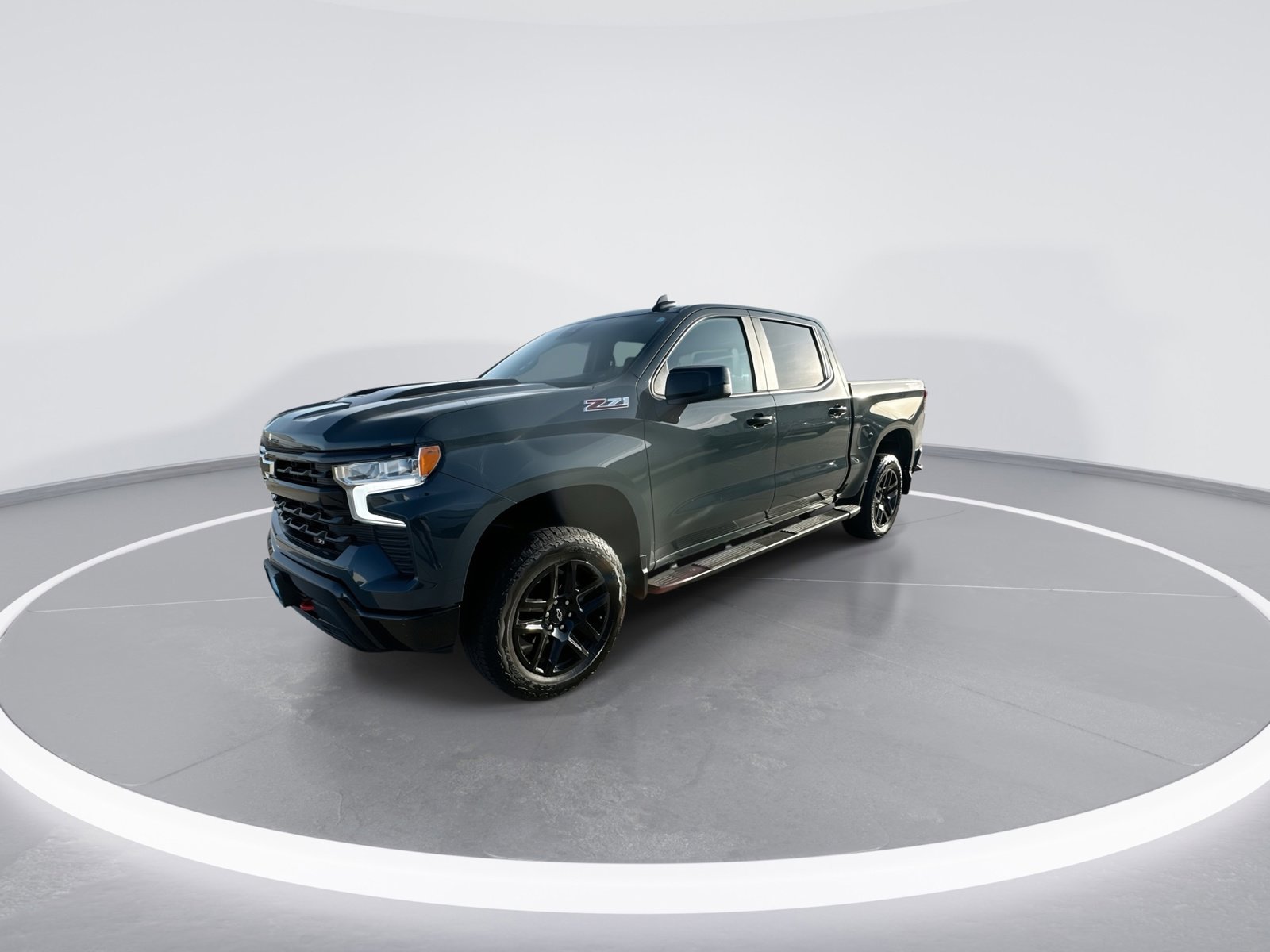 Used 2025 Chevrolet Silverado 1500 LT Trail Boss w/ Convenience Package II AWD/4WD image 4