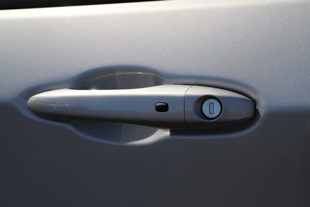 Used 2025 Jeep Compass Limited image 9