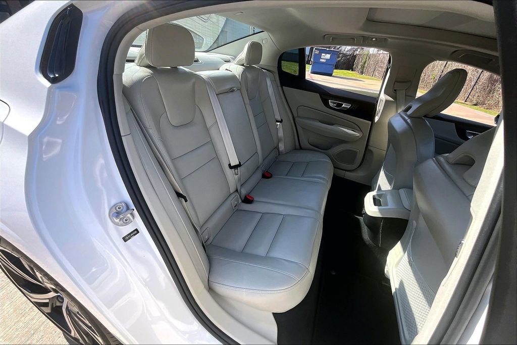 Used 2024 Volvo S60 B5 Plus image 35