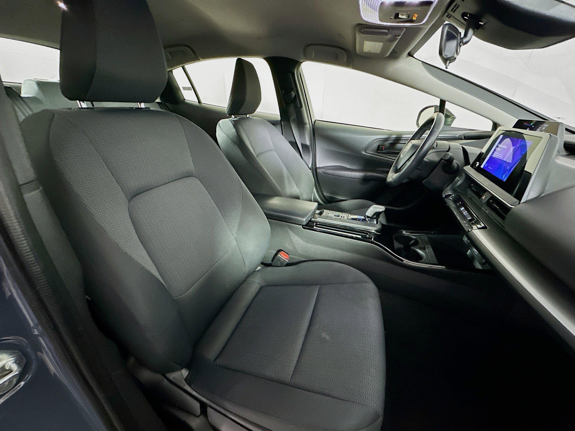 Used 2023 Toyota Prius LE image 29