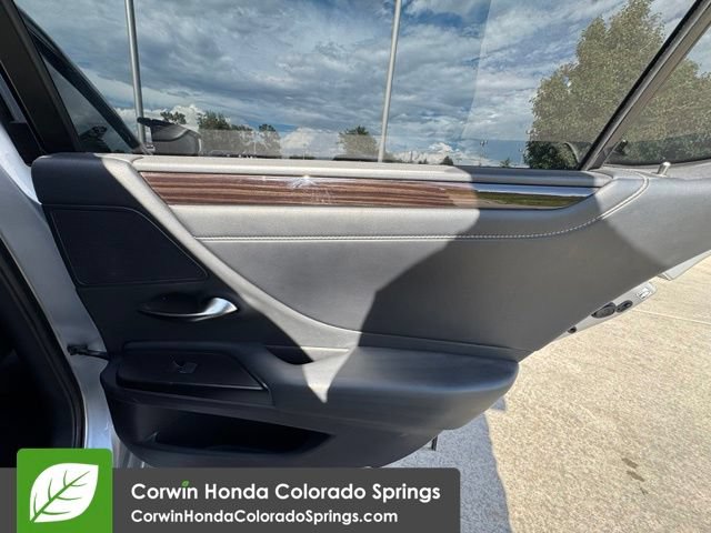 Used 2019 Lexus ES 300h w/ Accessory Package FWD image 31
