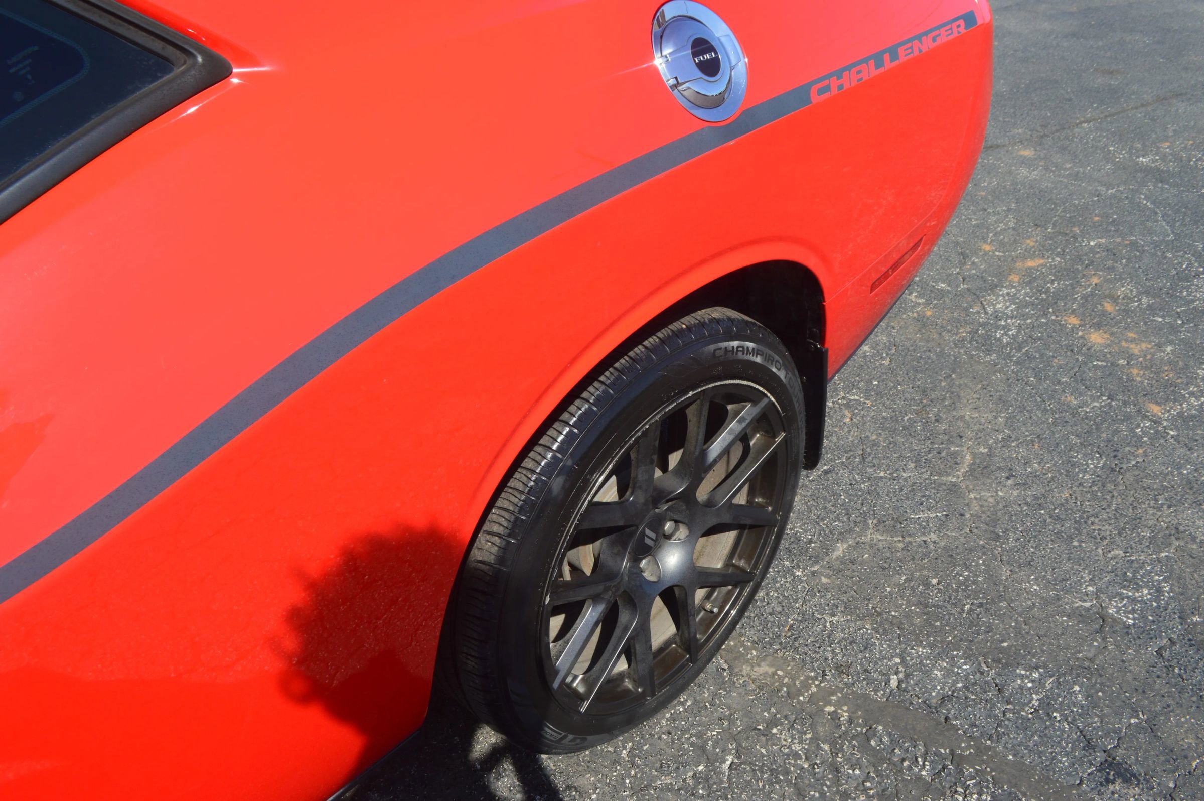 Used 2015 Dodge Challenger SXT w/ Driver Convenience Group image 5