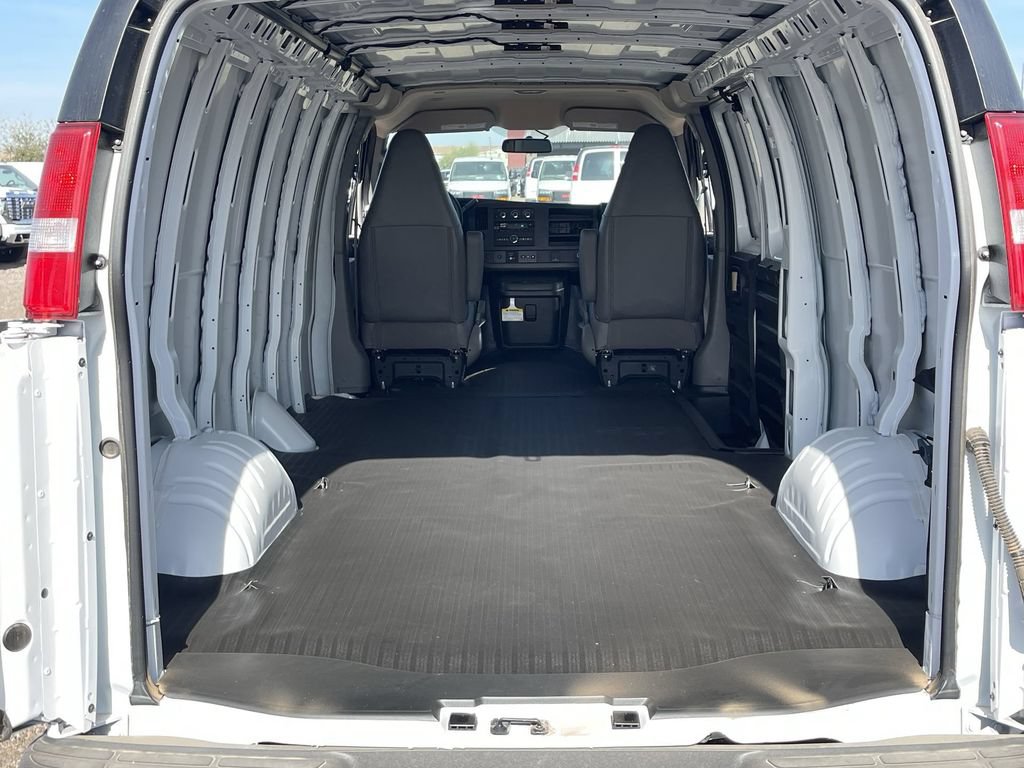 New 2025 GMC Savana 2500 Extended w/ Driver Convenience Package RWD image 25