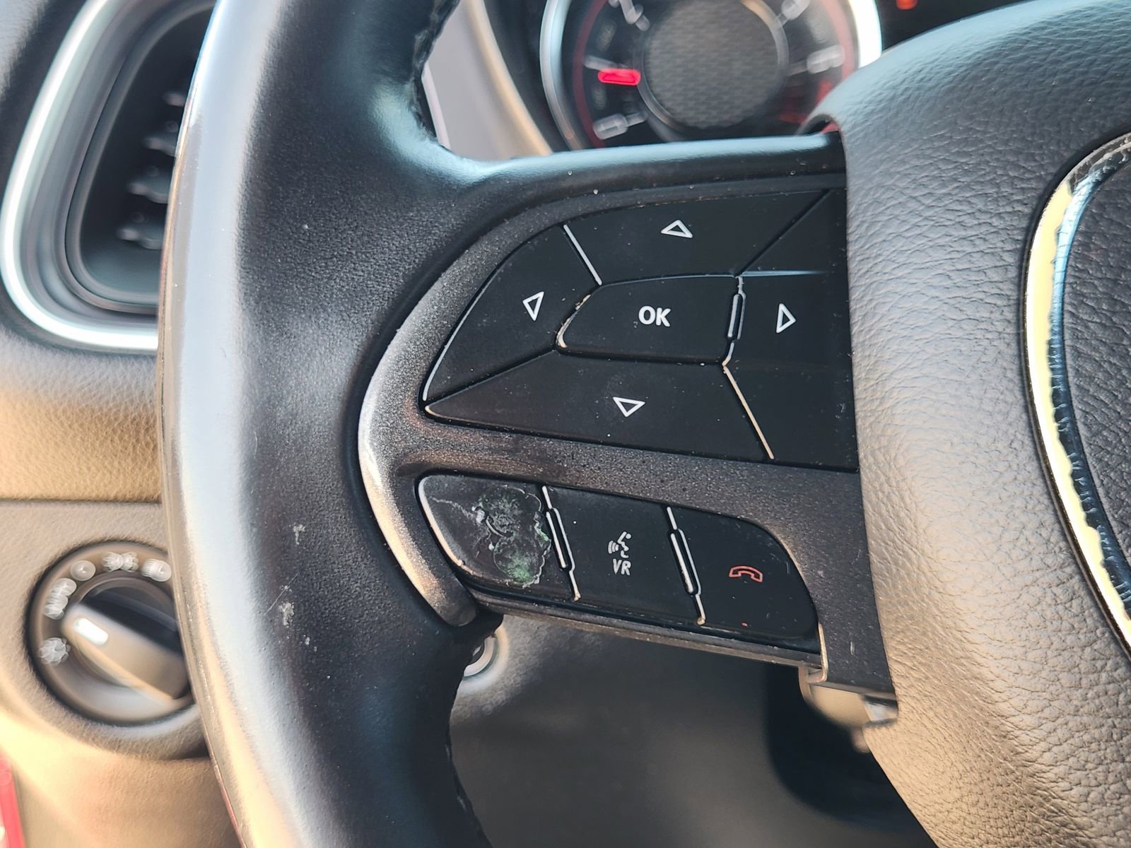 Used 2019 Dodge Challenger SXT image 28