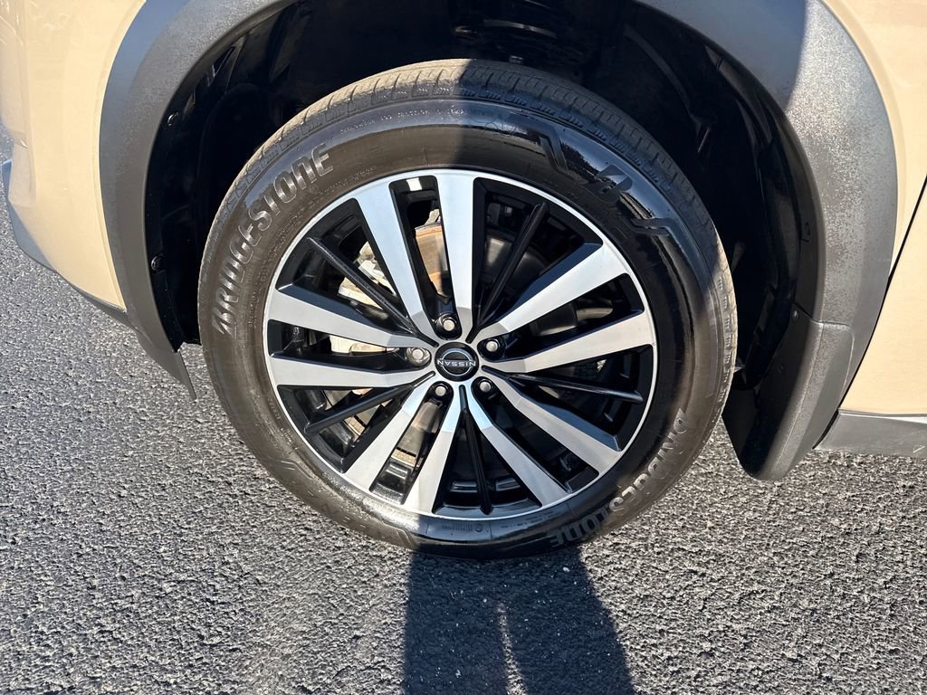 Used 2024 Nissan Pathfinder Platinum w/ Cargo Package image 30