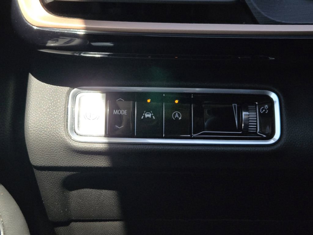 Used 2025 Buick Envision Sport Touring image 17