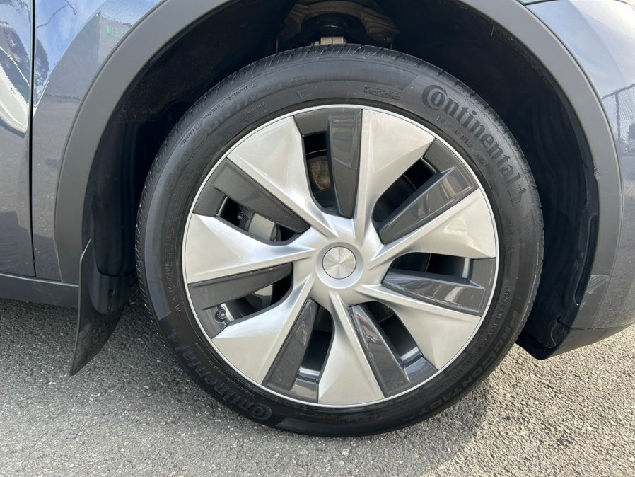 Used 2023 Tesla Model Y Long Range image 59