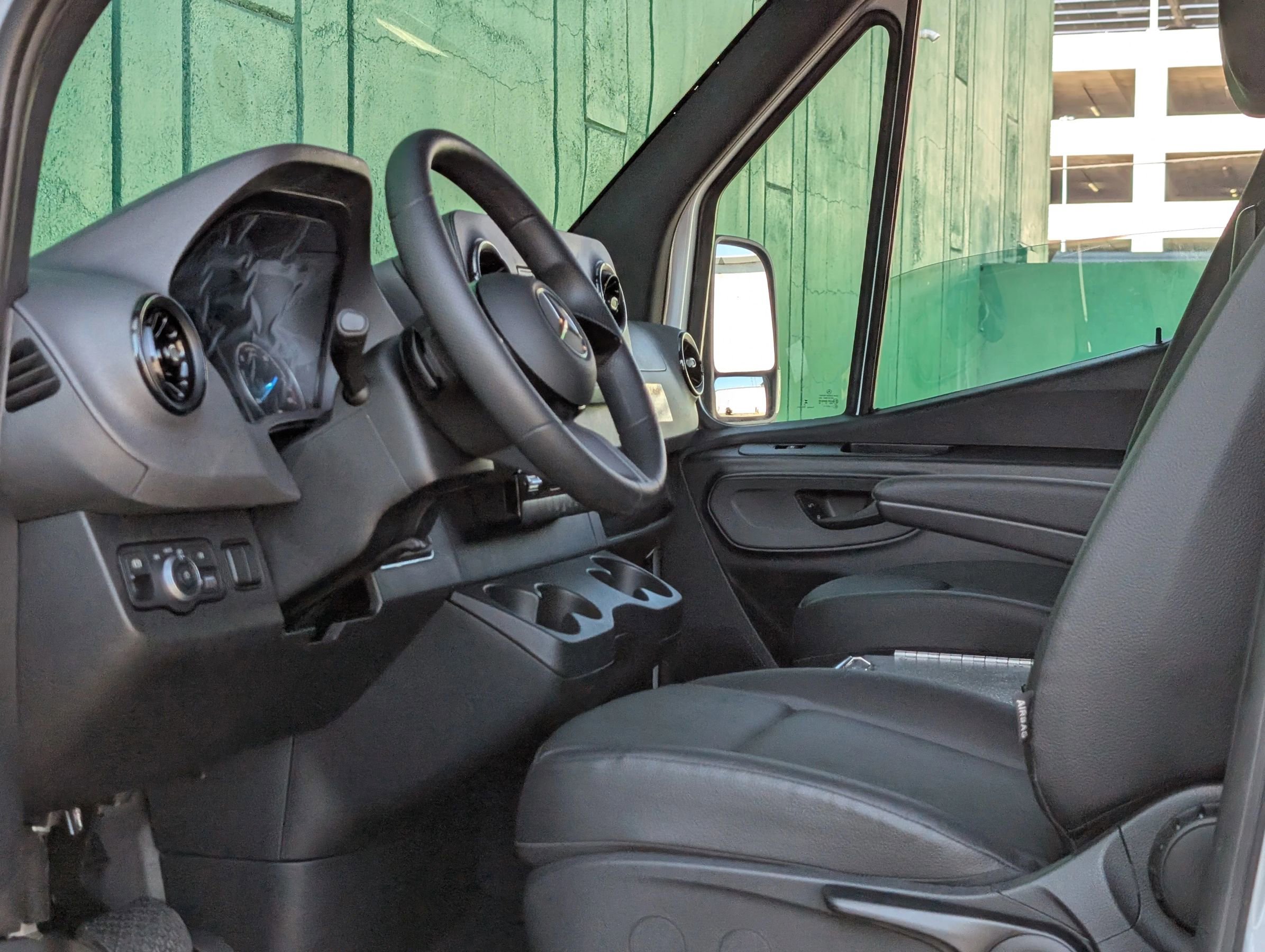 Used 2024 Mercedes-Benz eSprinter 170 Cargo image 22