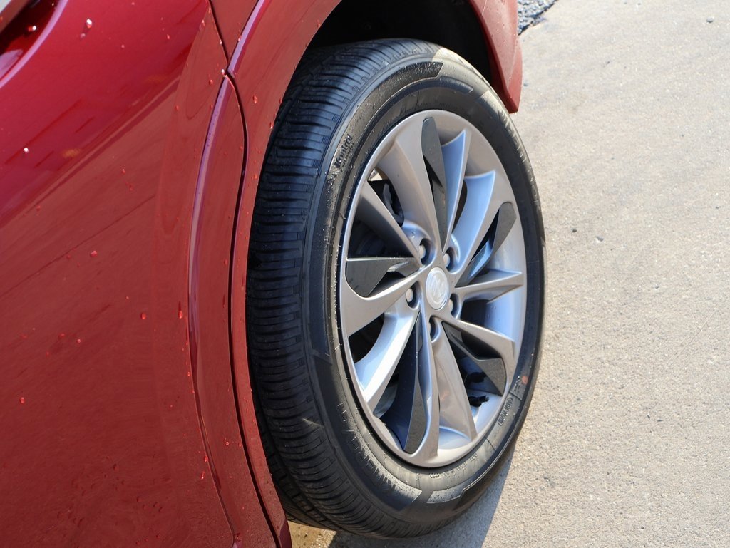 Used 2023 Buick Encore GX Select w/ Sport Touring Package image 39