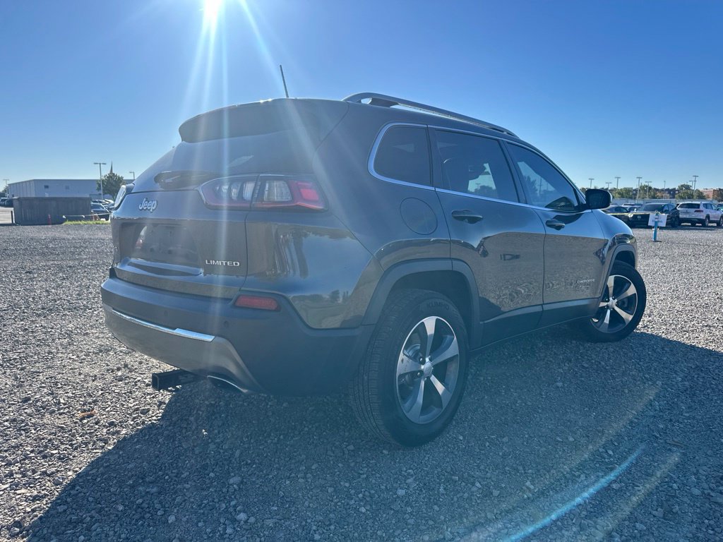 Used 2019 Jeep Cherokee Limited AWD/4WD image 12