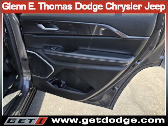 Certified 2022 Jeep Grand Cherokee L Laredo AWD/4WD image 34