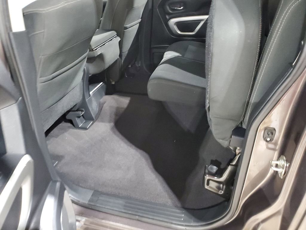 Used 2017 Nissan Titan SV AWD/4WD image 23