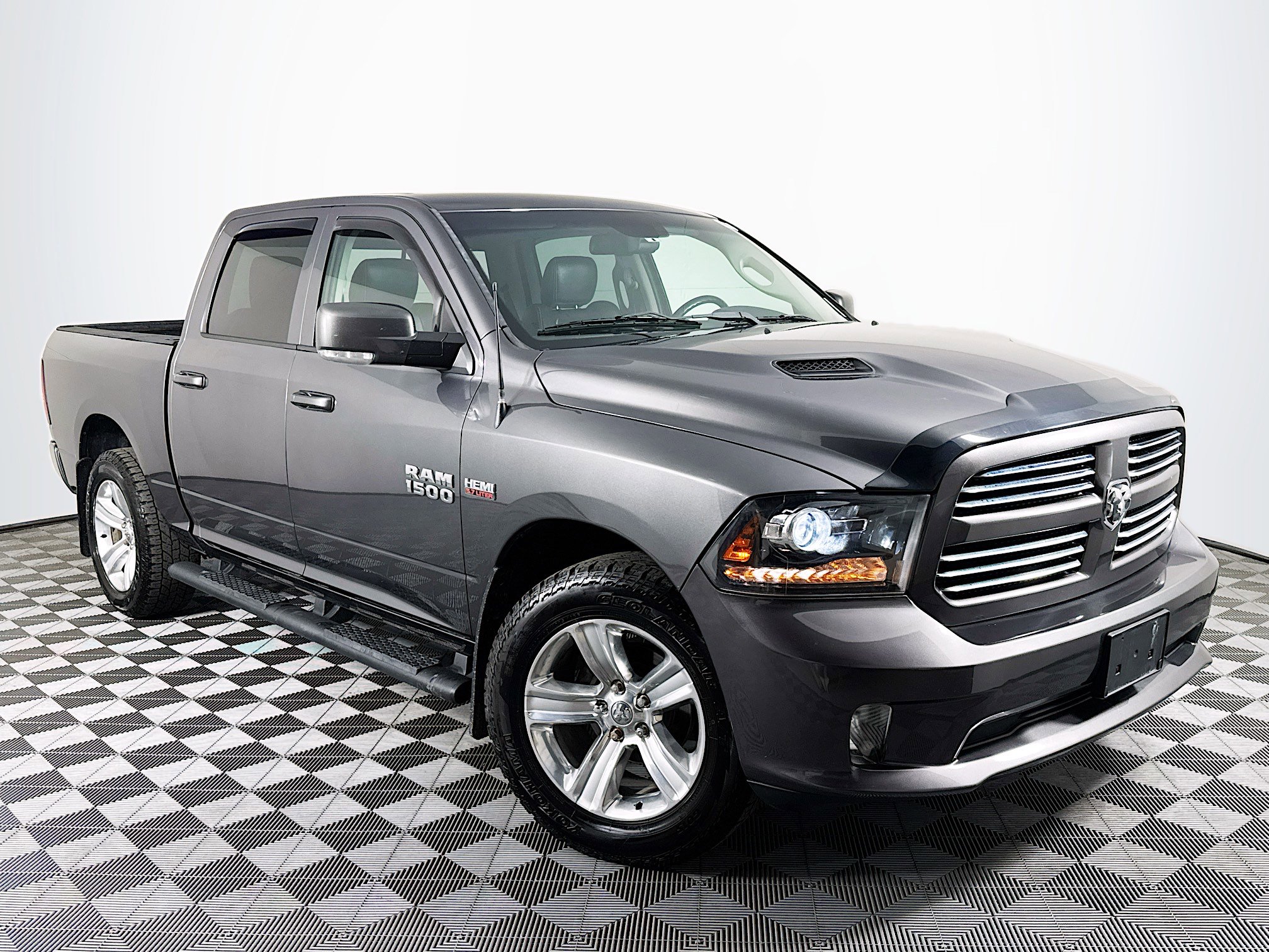 Used 2016 RAM 1500 Sport image 38