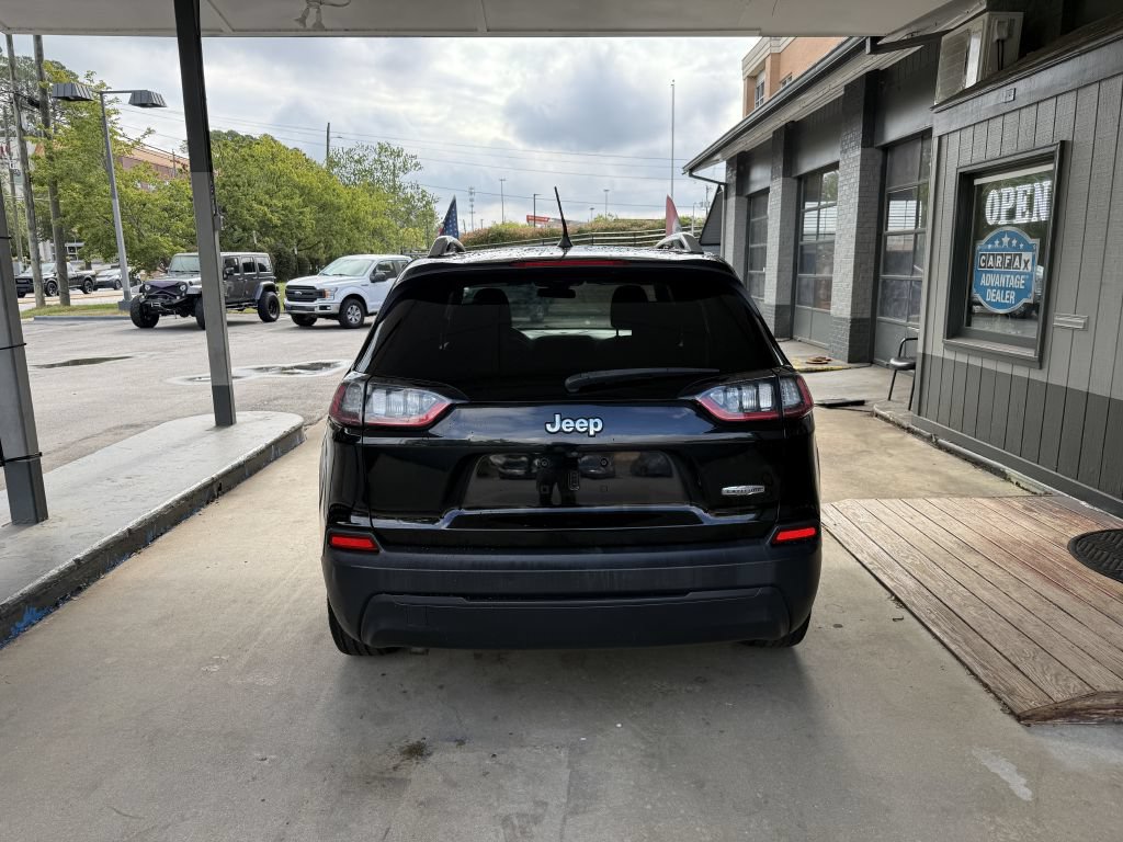 Used 2019 Jeep Cherokee Latitude w/ Popular Appearance Group FWD image 6