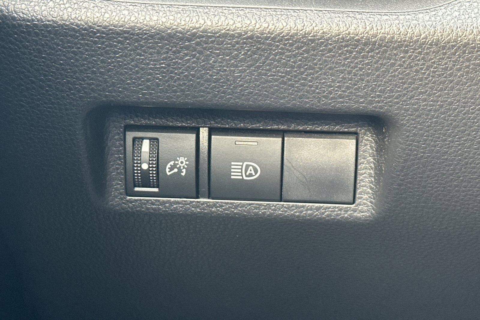 Used 2024 Toyota RAV4 SE image 43