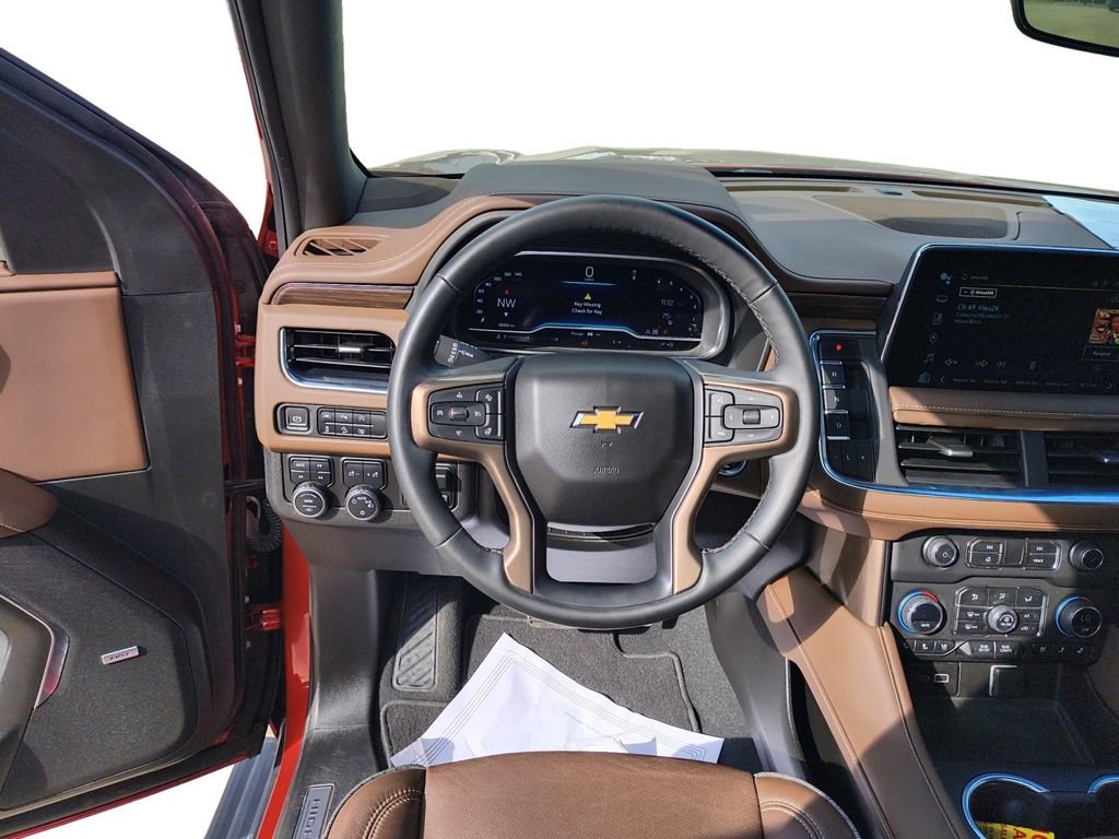 Used 2023 Chevrolet Suburban High Country image 12