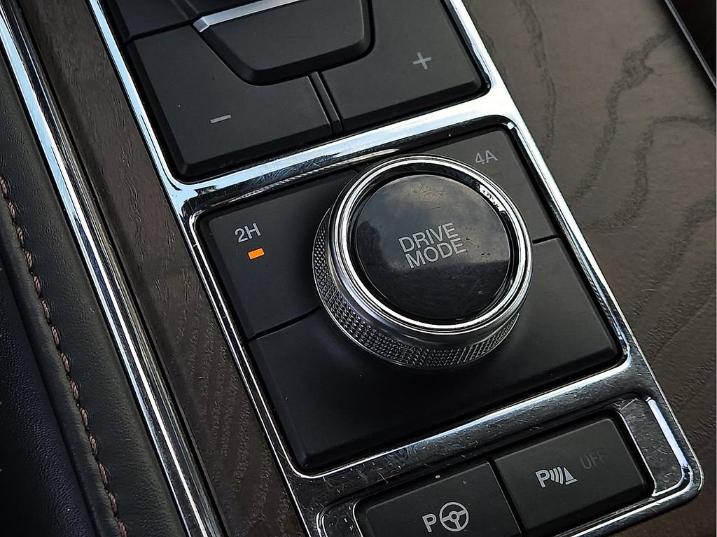 Used 2020 Ford Expedition Platinum AWD/4WD image 16