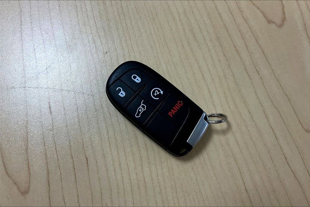 Used 2022 Dodge Durango GT image 34