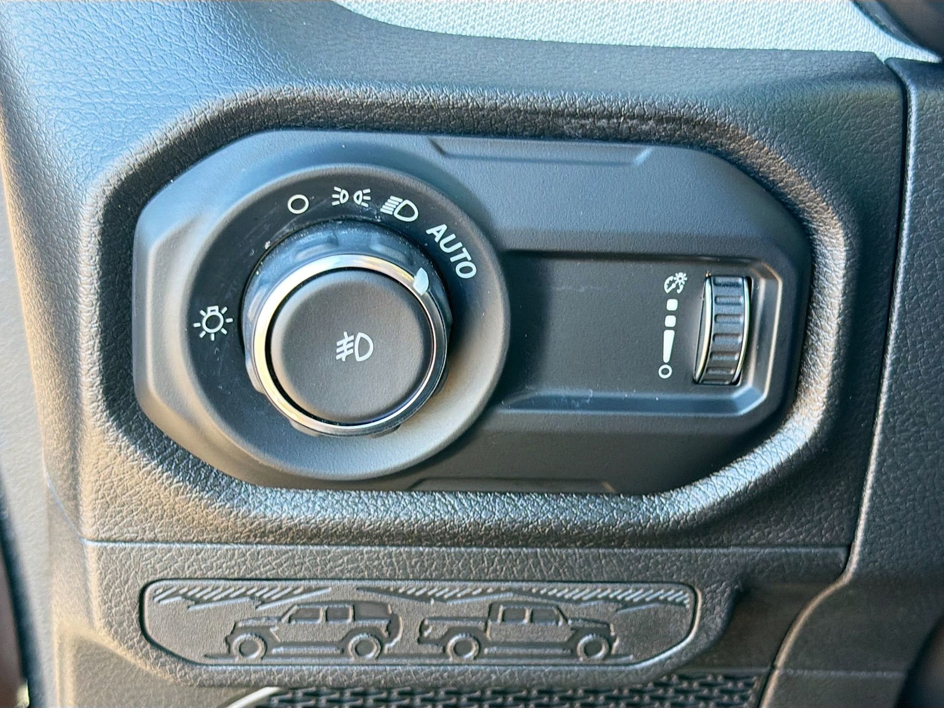 Used 2024 Jeep Wrangler Sport S image 34