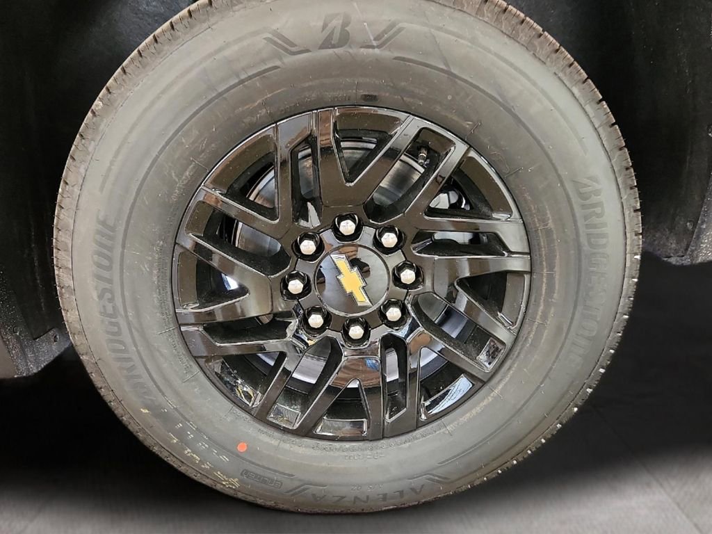 New 2025 Chevrolet Silverado EV LT w/ LPO, Utility Wall Package AWD/4WD image 9