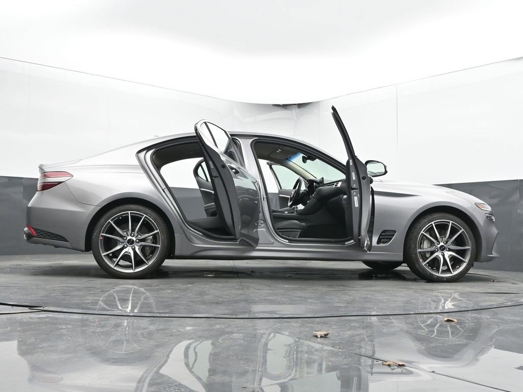 Used 2025 Genesis G70 2.5T image 71