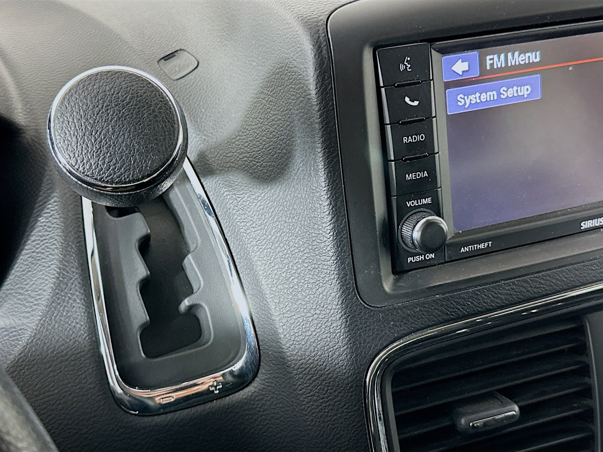 Used 2020 Dodge Grand Caravan SE w/ UConnect Hands-Free Group image 23