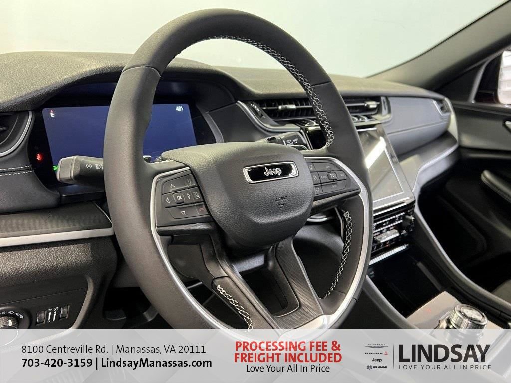 New 2025 Jeep Grand Cherokee Altitude image 24