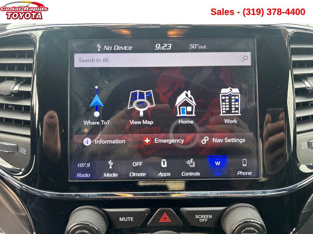 Used 2019 Jeep Grand Cherokee Altitude image 16