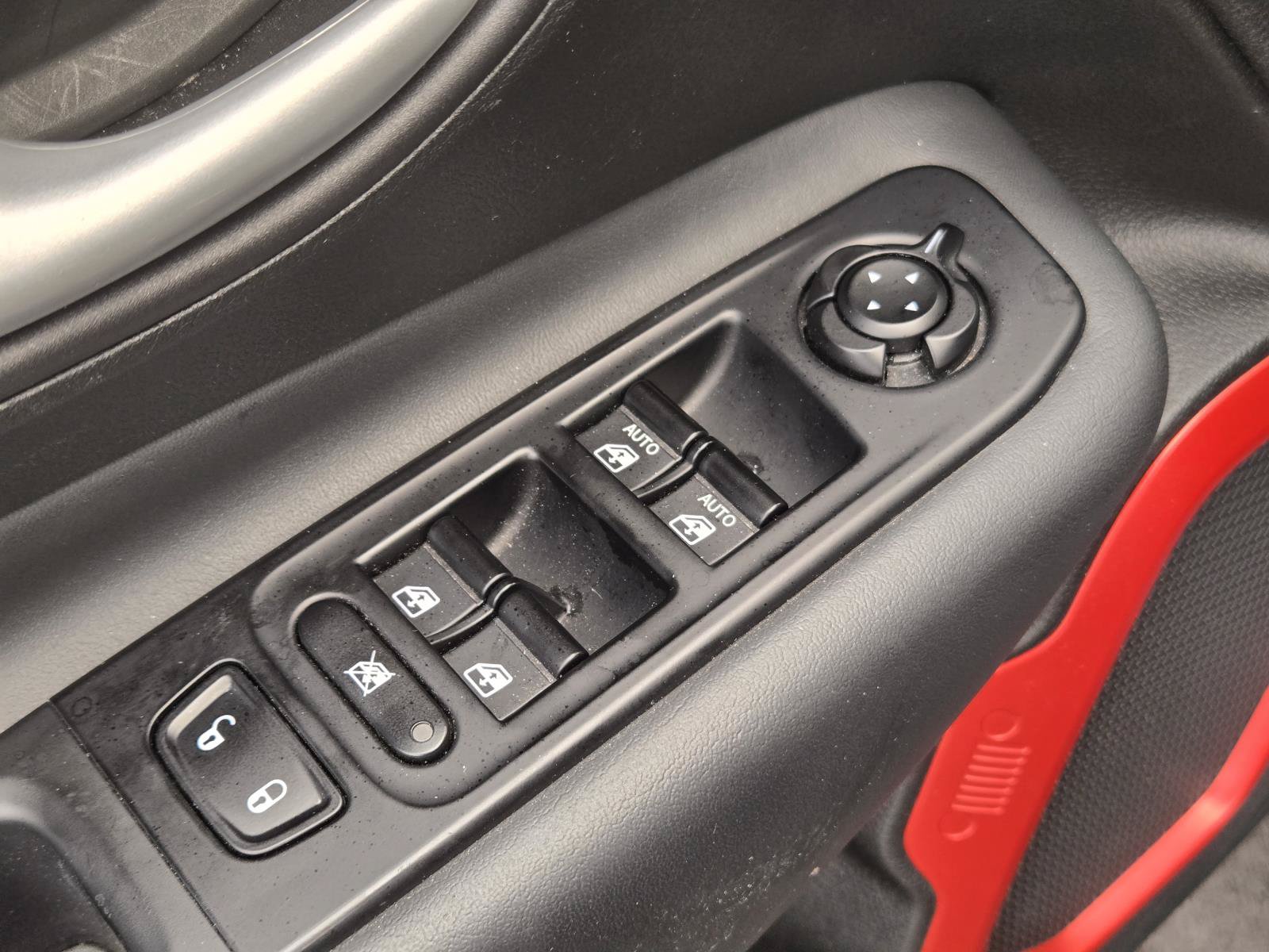 Used 2023 Jeep Renegade Trailhawk AWD/4WD image 15