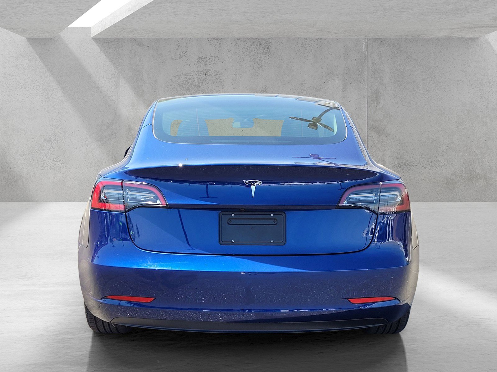Used 2023 Tesla Model 3 Standard Range image 5