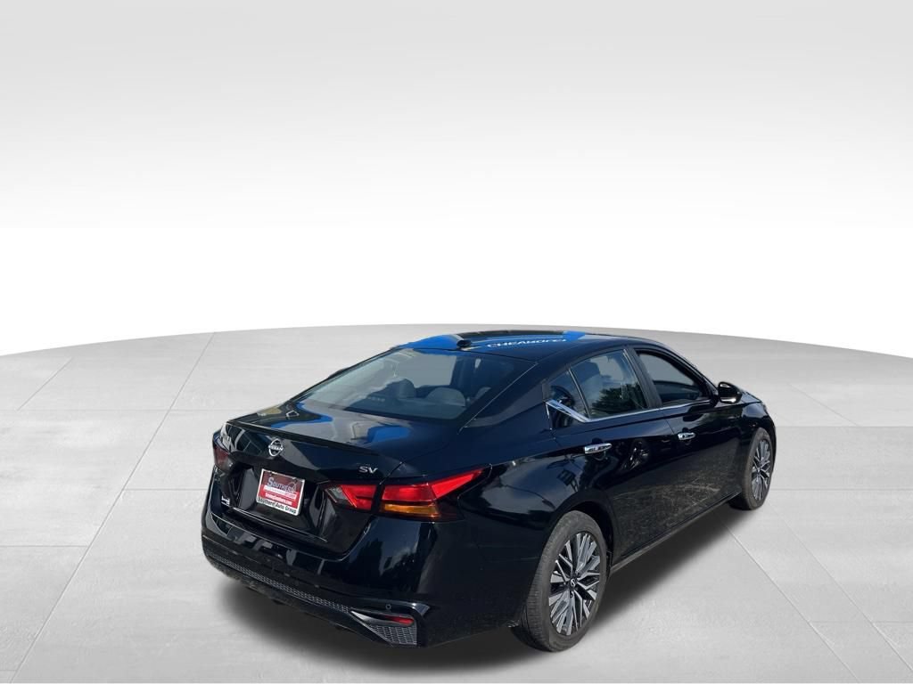 Used 2024 Nissan Altima 2.5 SV FWD image 34
